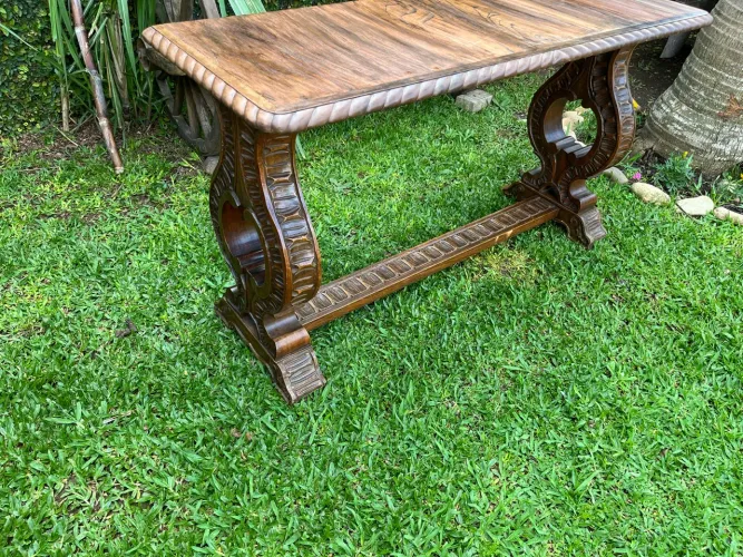 Aparador antigo