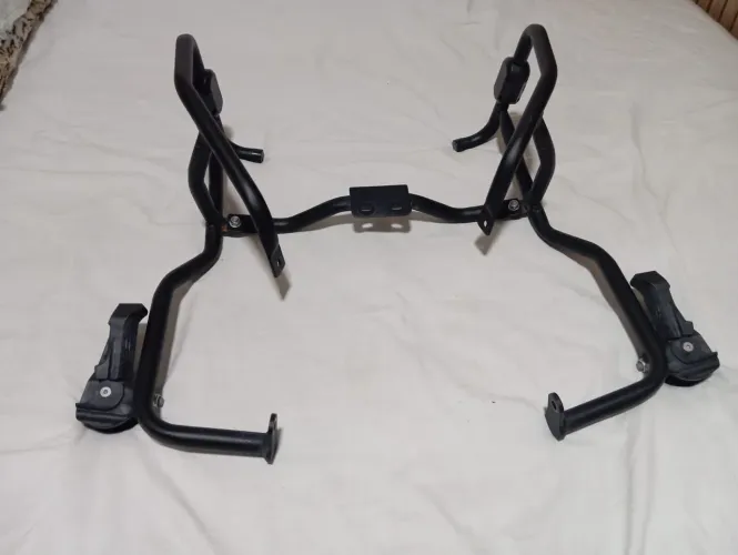 Vendo um KIT de acessórios para Moto XTZ Lander 