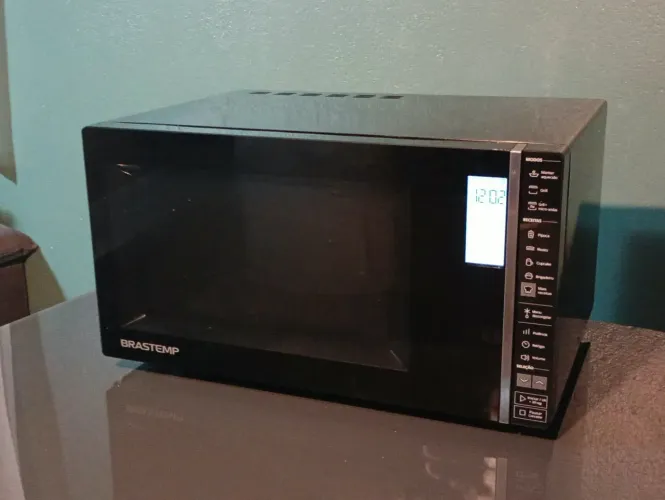 Microondas Brastemp 32 litros semi novo