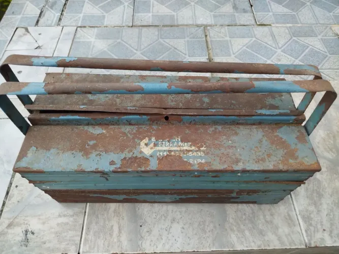 Maleta de Ferramentas de Ferro Sanfonada