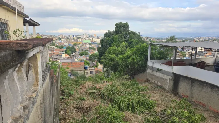 OPORTUNIDADE ÚNICA: VENDO TERRENO DE 400 METROS QUADRADOS LOCALIZADO EM DUQUE DE CAXIAS