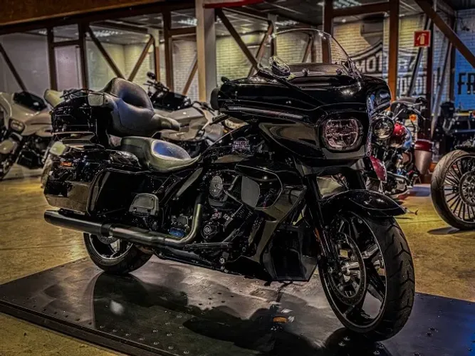 Harley-Davidson Street Glide Ultra FLHXU 25/25