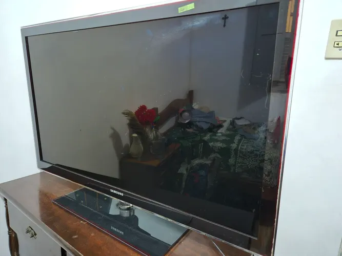TV SAMSUNG 46 LED - NÃO É SMART