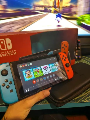Nintendo Switch V2 Desbloqueado na Caixa