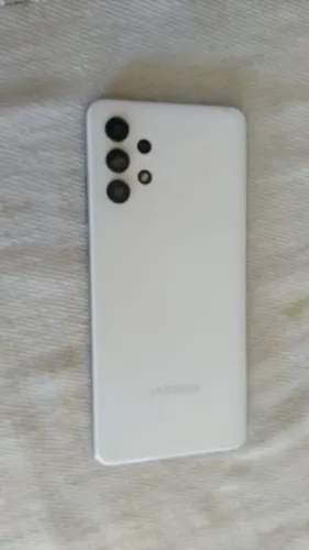 Celular Galaxy A32 tela trincada