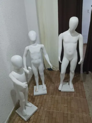 Vende-se manequim