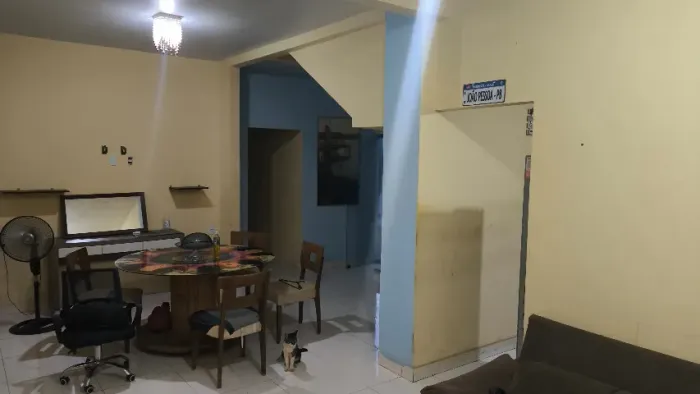 Casa com Piscina e Quintal no Aluguel - R$ 1.700 (Água e Luz Inclusas!)
