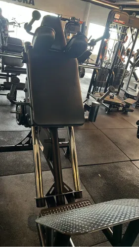 Hack Musculação
