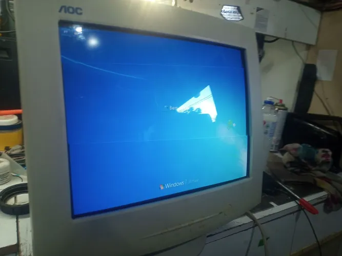 Monitor CRT AOC 15 polegadas branco 