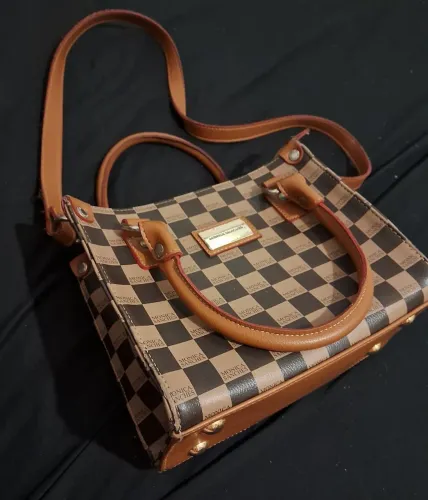 Bolsa Monica Sanches Original Usada, no modelo 3032 Ms Quadriculado Castor.<br>