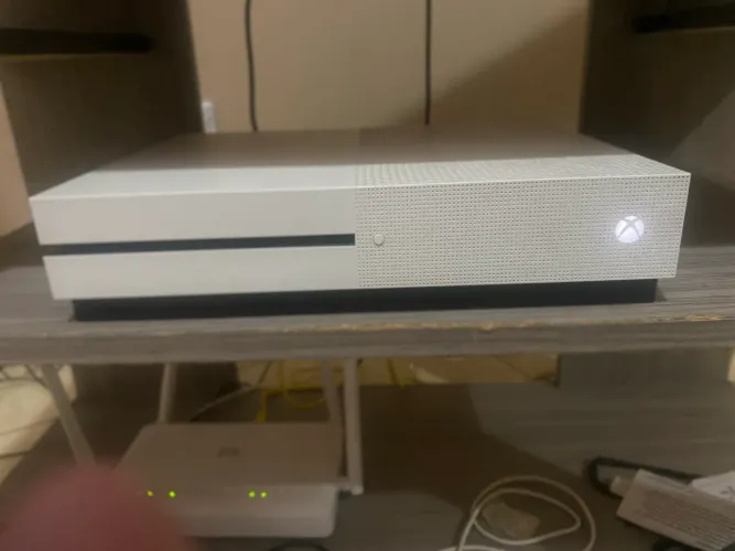Xbox one s 1T duas manetes