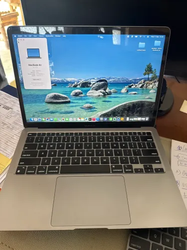 MacBook Air M1 256gb 8gb ram