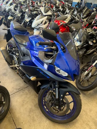 YAMAHA R3 2023