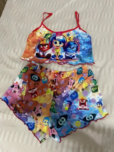 Pijama tema divertida mente tamanho M