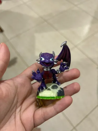 Skylanders Cynder- sem uma asa