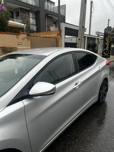 Hyundai Elantra GLS 1.8 16V Aut. 2013
