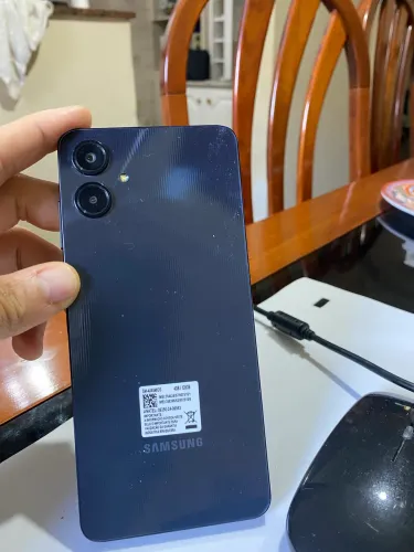 Galaxy A06 em estado excelente