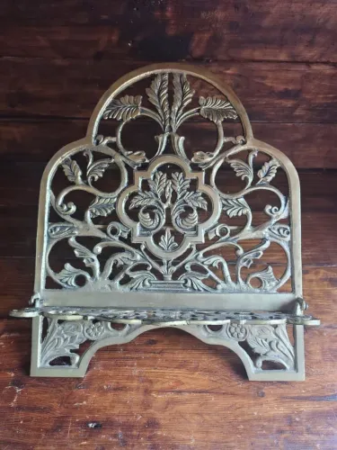 Vendo porta bíblia em bronze