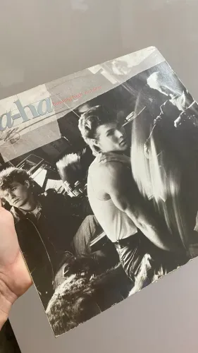 A-HA Hunting High And Low