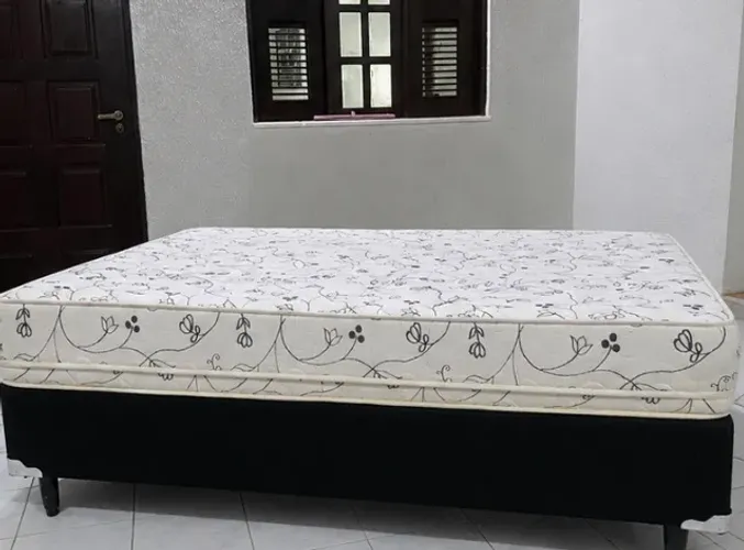 vendo cama de casal comum, usada em perfeito estado