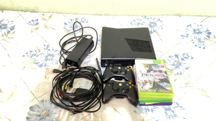 XBOX 360 - COM JOGOS