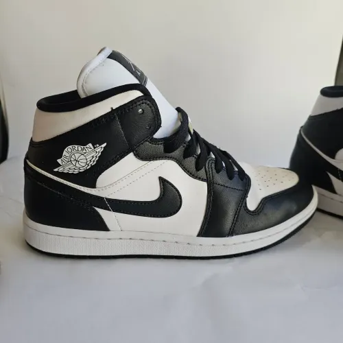 Air jordan 1 mid colorway Panda nike original