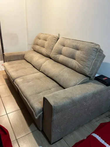 Sofá retrátil - 4 lugares (super confortável)