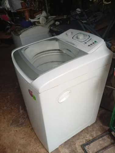 Vende se máquina de lavar roupa Eletrolux 12 kilos em ótimo estado de conservação