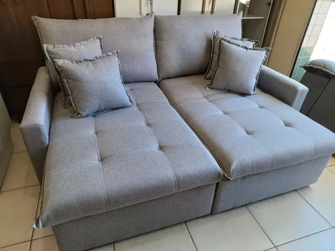 Sofá Cama Novo Tem 2.00 de largura por 1.40 aberto. Última unidade Disponível .