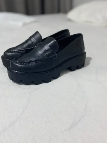 Sapato em couro Santa Lolla