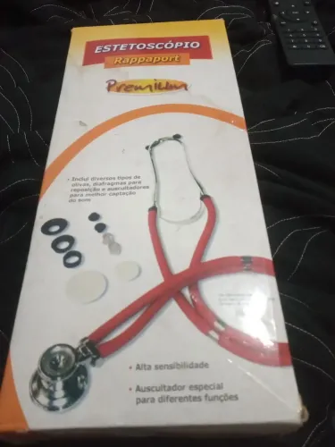 Estetoscópio novo na caixa