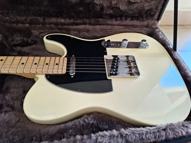 Guitarra Fender American Special Telecaster