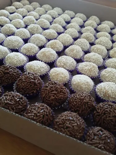 DOCINHOS DE FESTA.