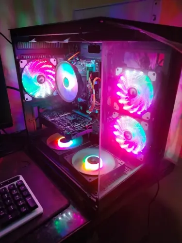 PC Gamer Ryzen 5 1600 + GTX 1050 Ti 4GB + 8 GB DDR4+ SSD 240 GB