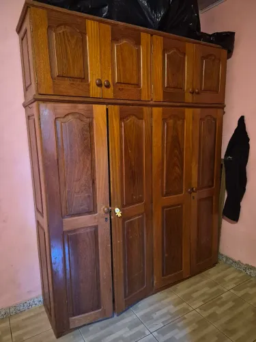 Guarda Roupas de madeira