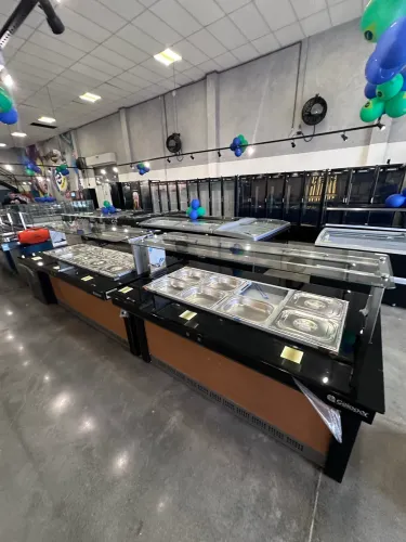 Buffet completo quente 2M é o frio 1.75M com módulo e Cubas - Gelopar
