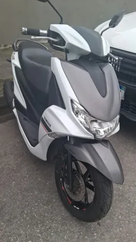 Yamaha fluo 125