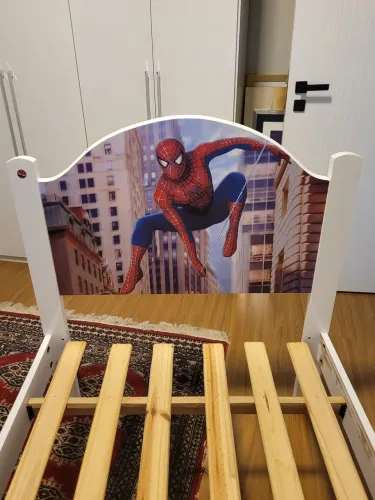 Conjunto cama-colchão solteiro pouquíssimo uso.
