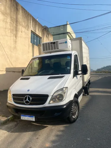 Caminhão Vuc Frigorífico