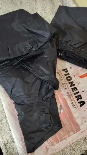 Capa de chuva moto Pioneira Preta XG (nunca usada)