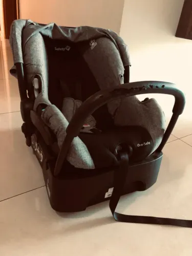 Carrinho de alumínio com 3 rodas, assento reversível. Conjunto completo. 