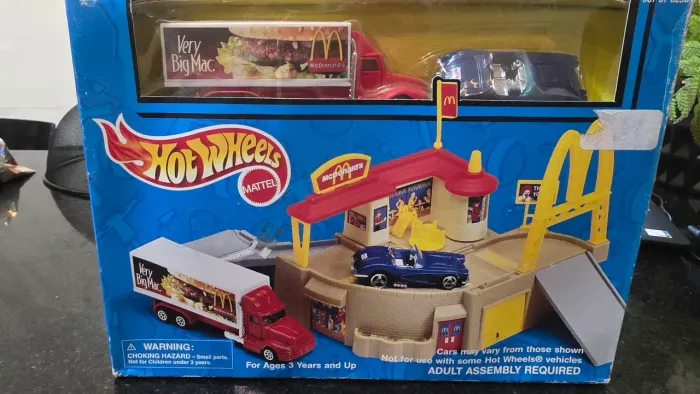 Hot wheels McDonald's playset