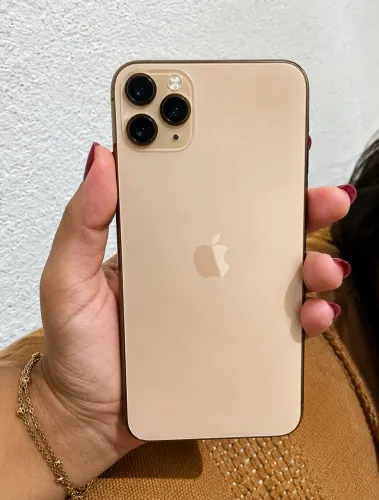 Troco IPhone 11 Pro Max por outro superior 