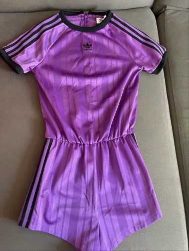 Macaquinho adidas roxo