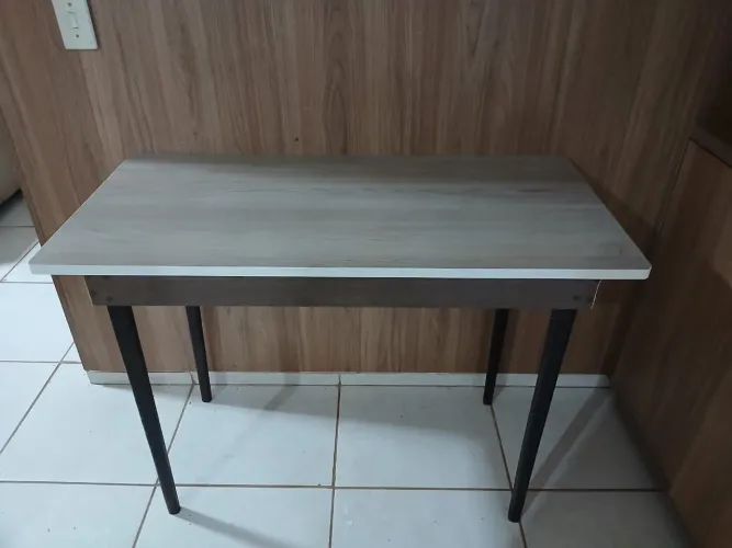 Mesa Multiuso (150 Reais)