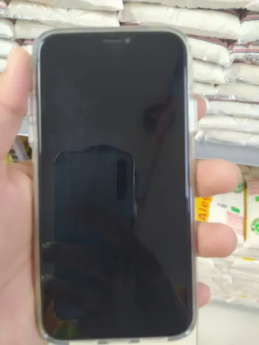 iPhone XR seminovo,nunca foi trocado a tela. Vem com película de privacidade