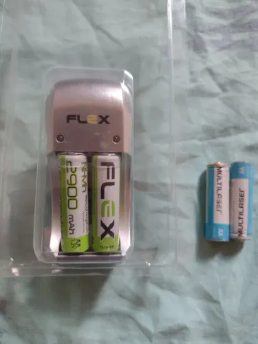 Carregador de Pilhas e Bateria FLEX AA/AAA