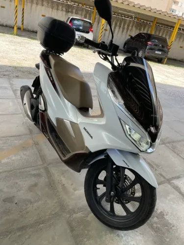 Pcx dlx 2020