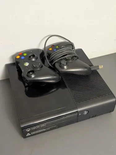 Xbox 360 super slim (descrição)