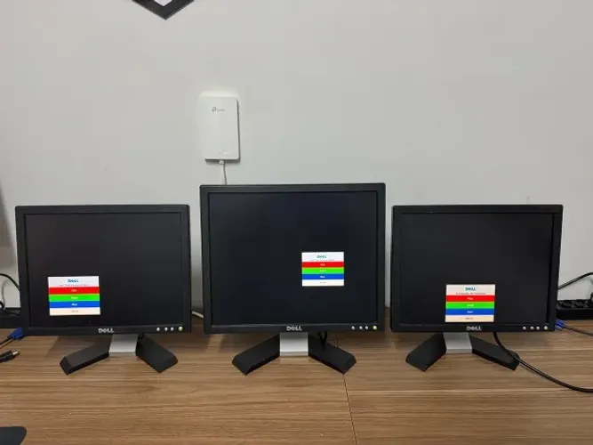 4 monitores Dell